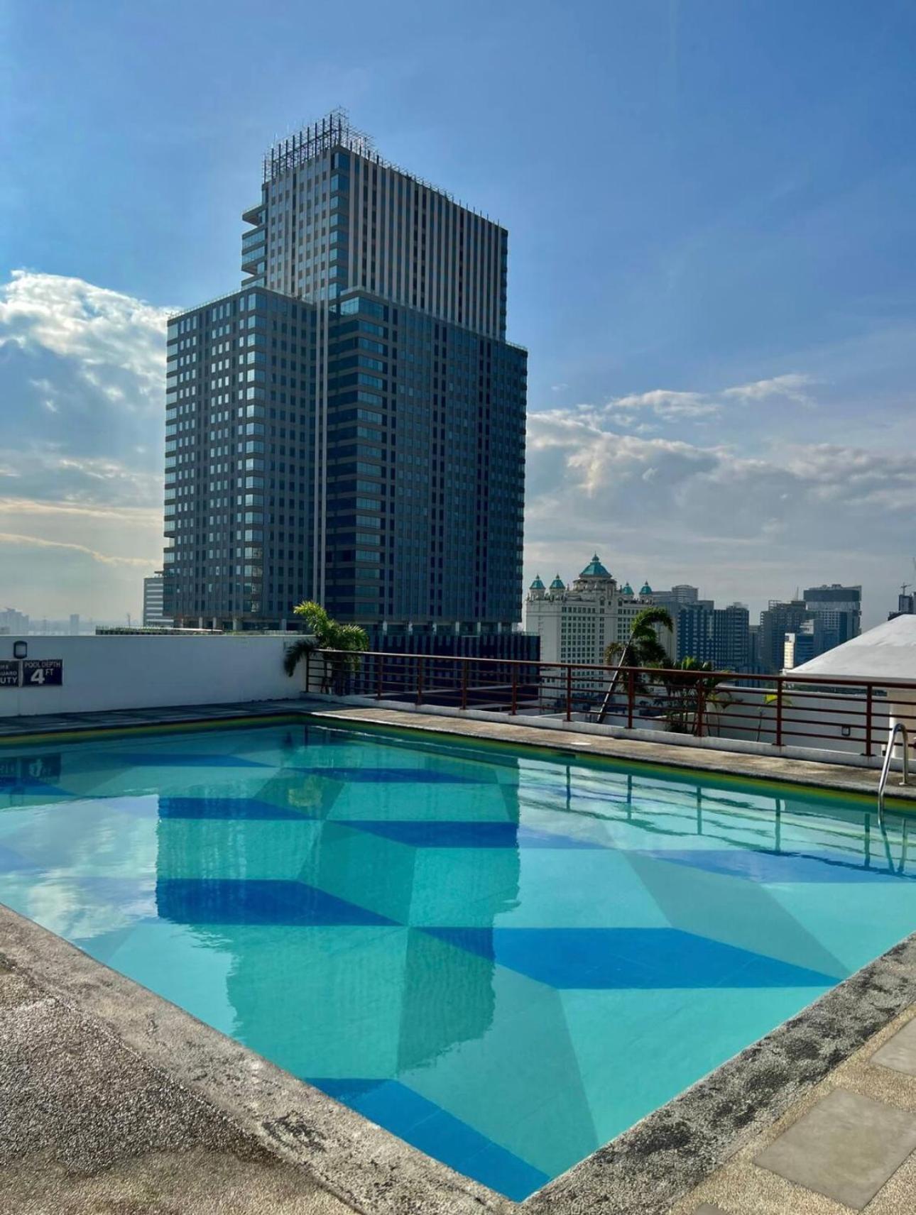 Cozy Type Near It Park With Pool, Netflix & Wifi *