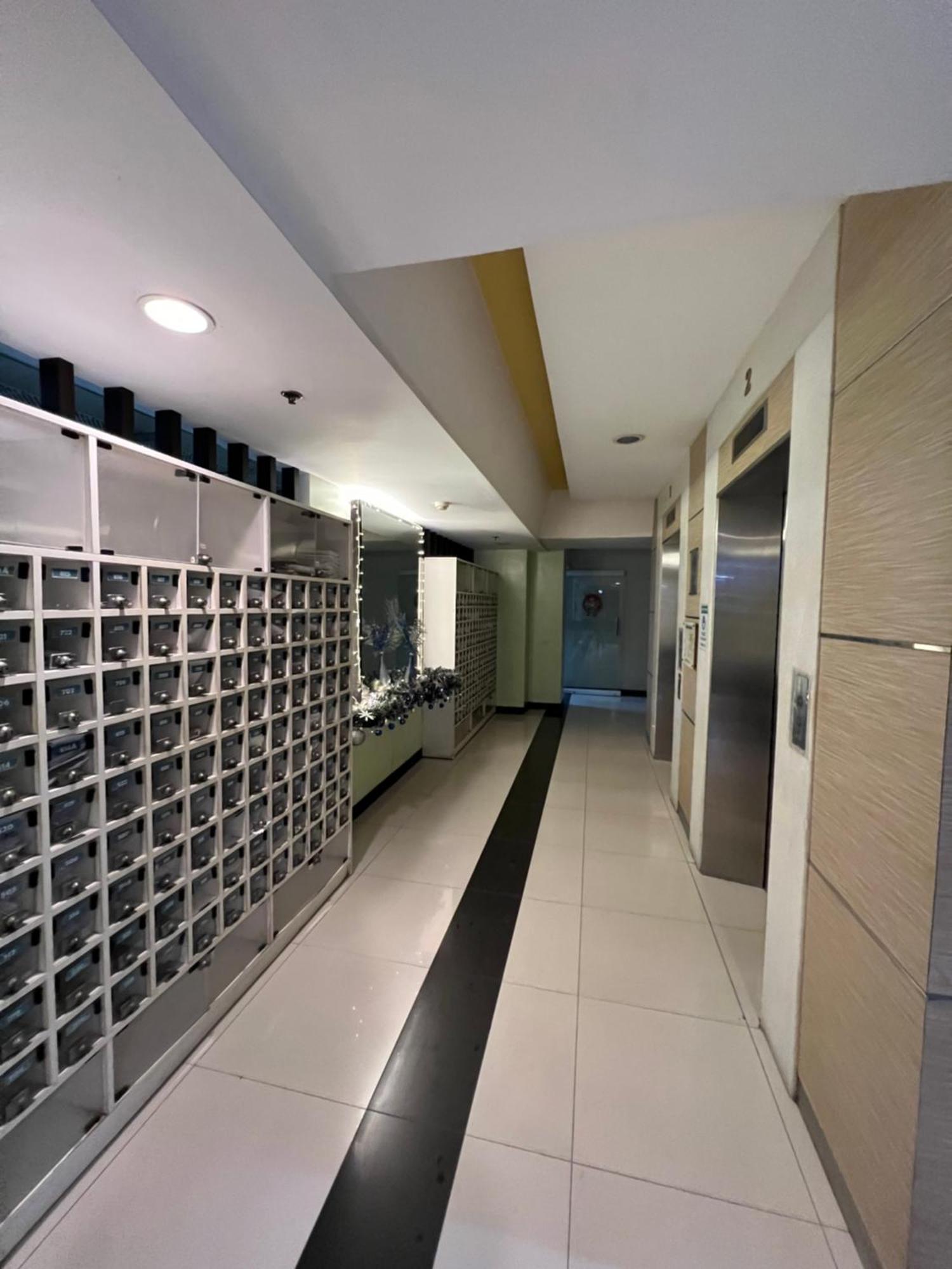 Cozy Type Near It Park With Pool, Netflix & Wifi * Cebu