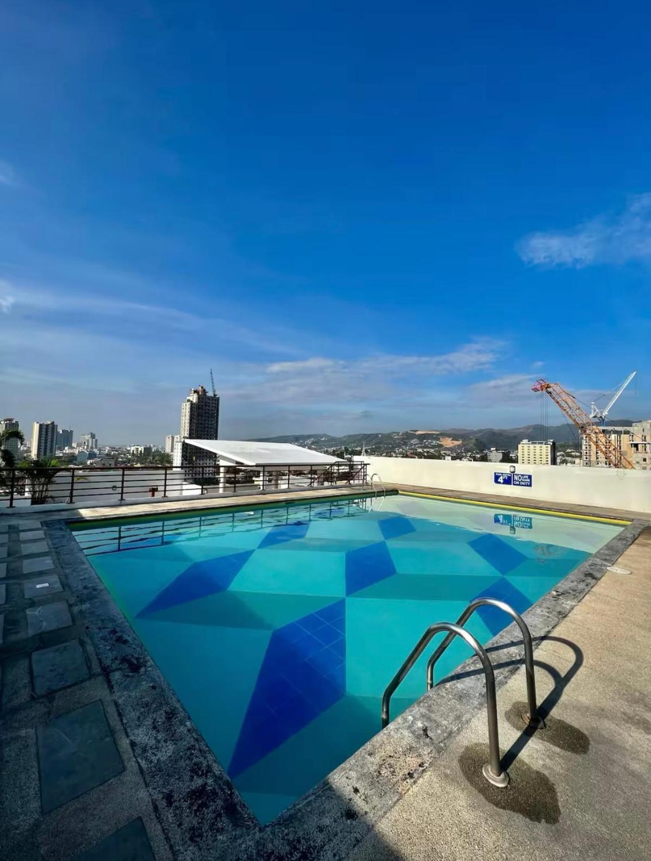 Aparthotel Cozy Type Near It Park With Pool, Netflix & Wifi *