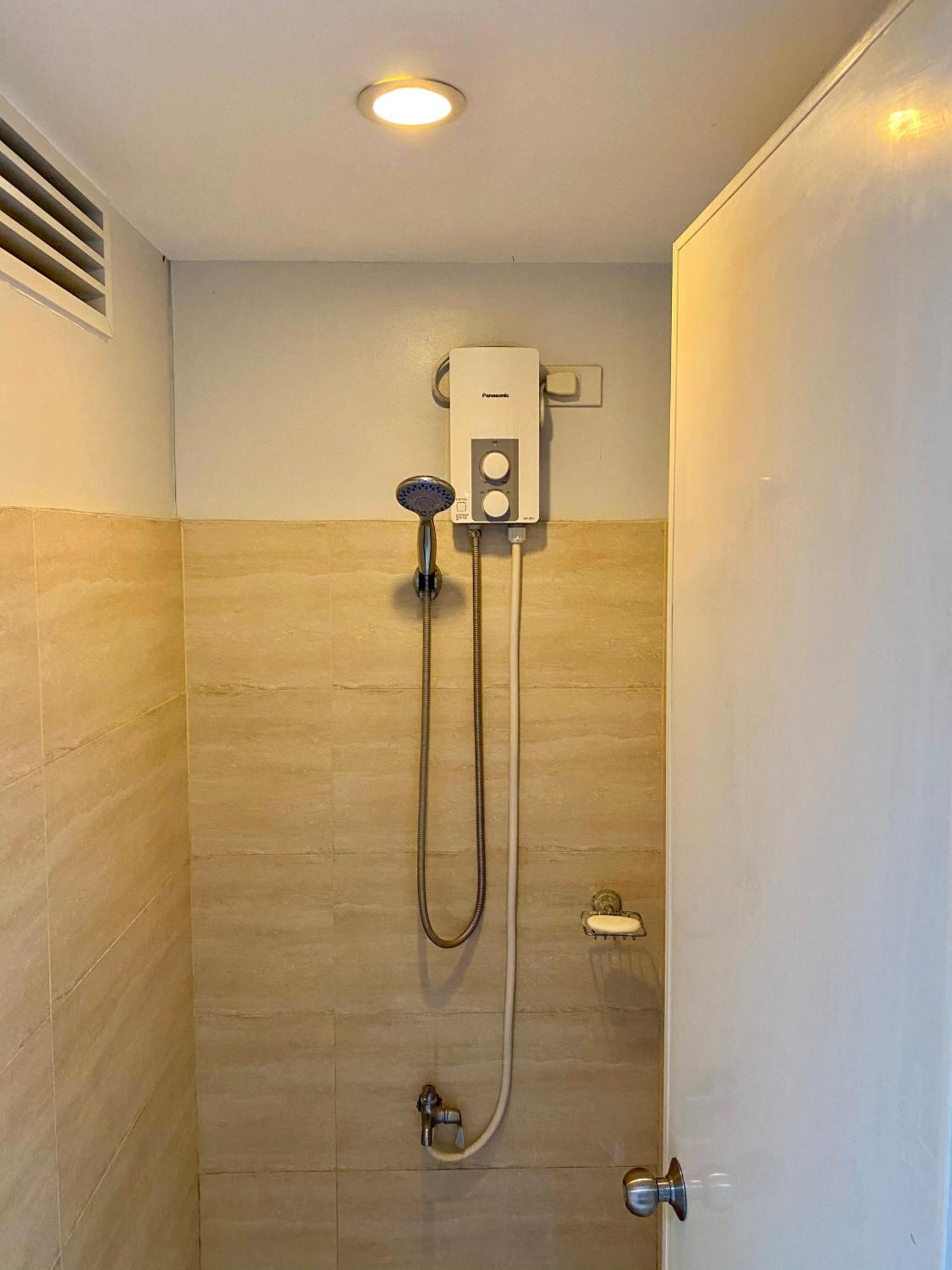 Cozy Type Near It Park With Pool, Netflix & Wifi Aparthotel Cebu