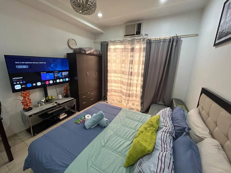 Trillium 8f Pet Friendly With 1bed 2sofabeds And Balcony Near Ayala Center Mall