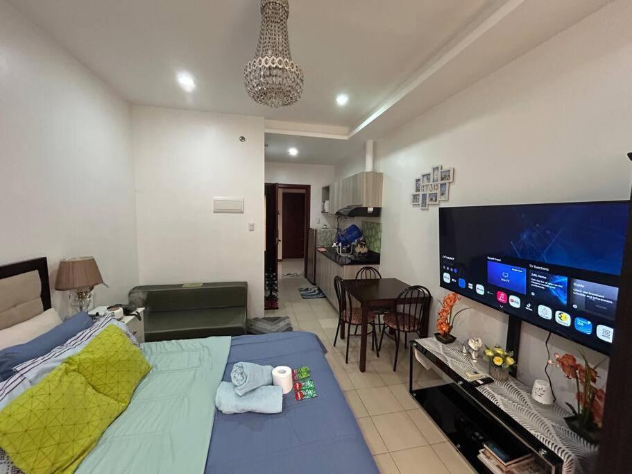 Apartment Trillium 8f Pet Friendly With 1bed 2sofabeds And Balcony Near Ayala Center Mall *