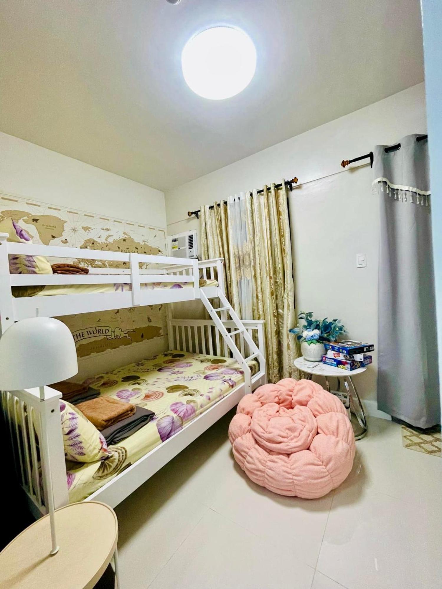Chic With Pool Near Airport-2 To 7 Guest Apartment Sudtungan