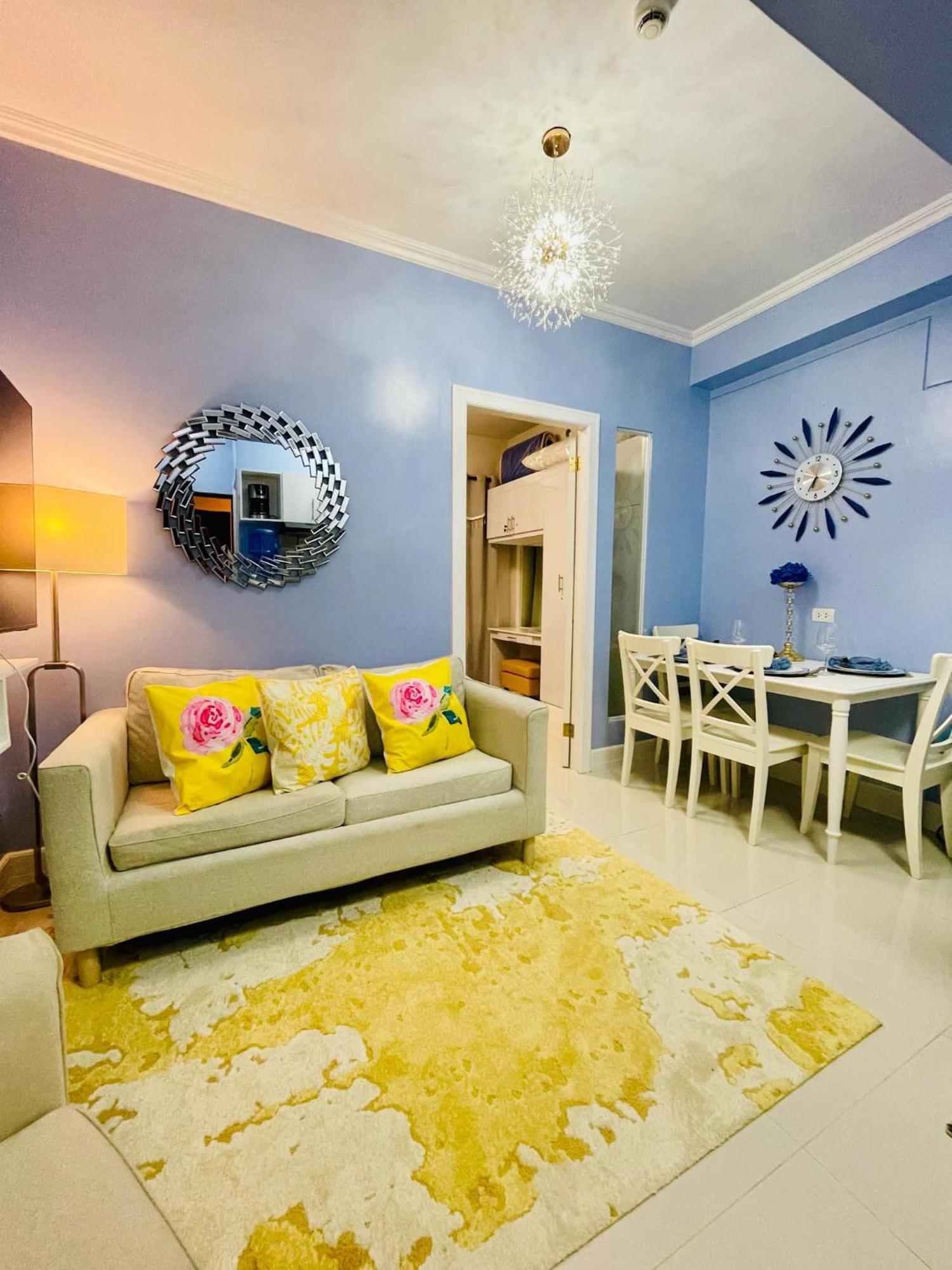 Chic With Pool Near Airport-2 To 7 Guest *