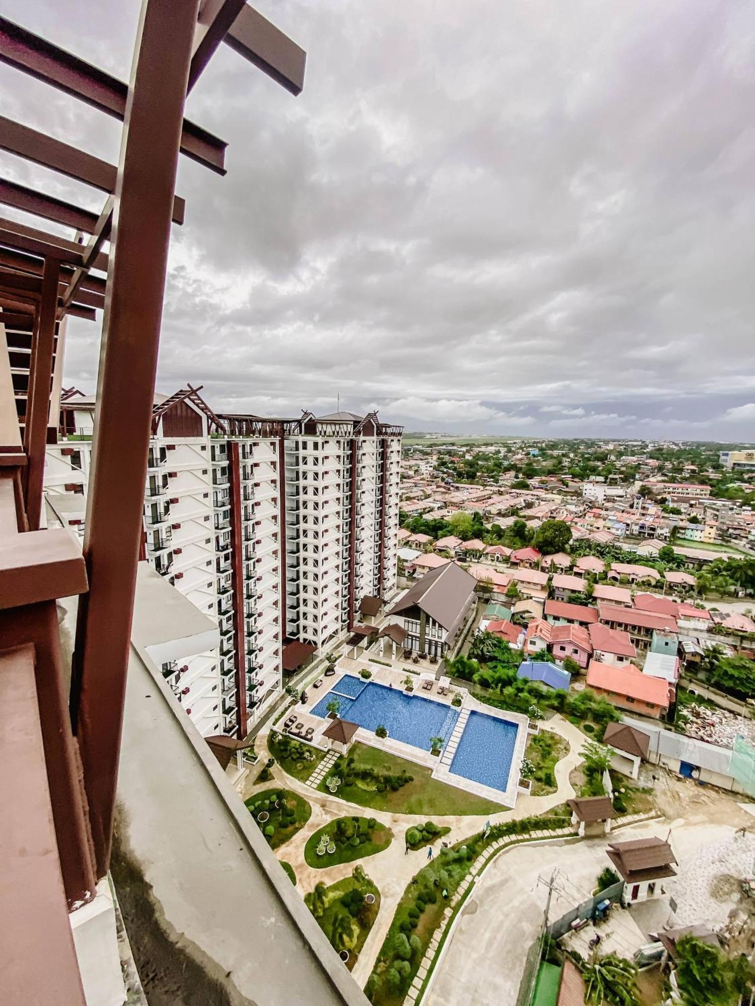 Chic With Pool Near Airport-2 To 7 Guest *
