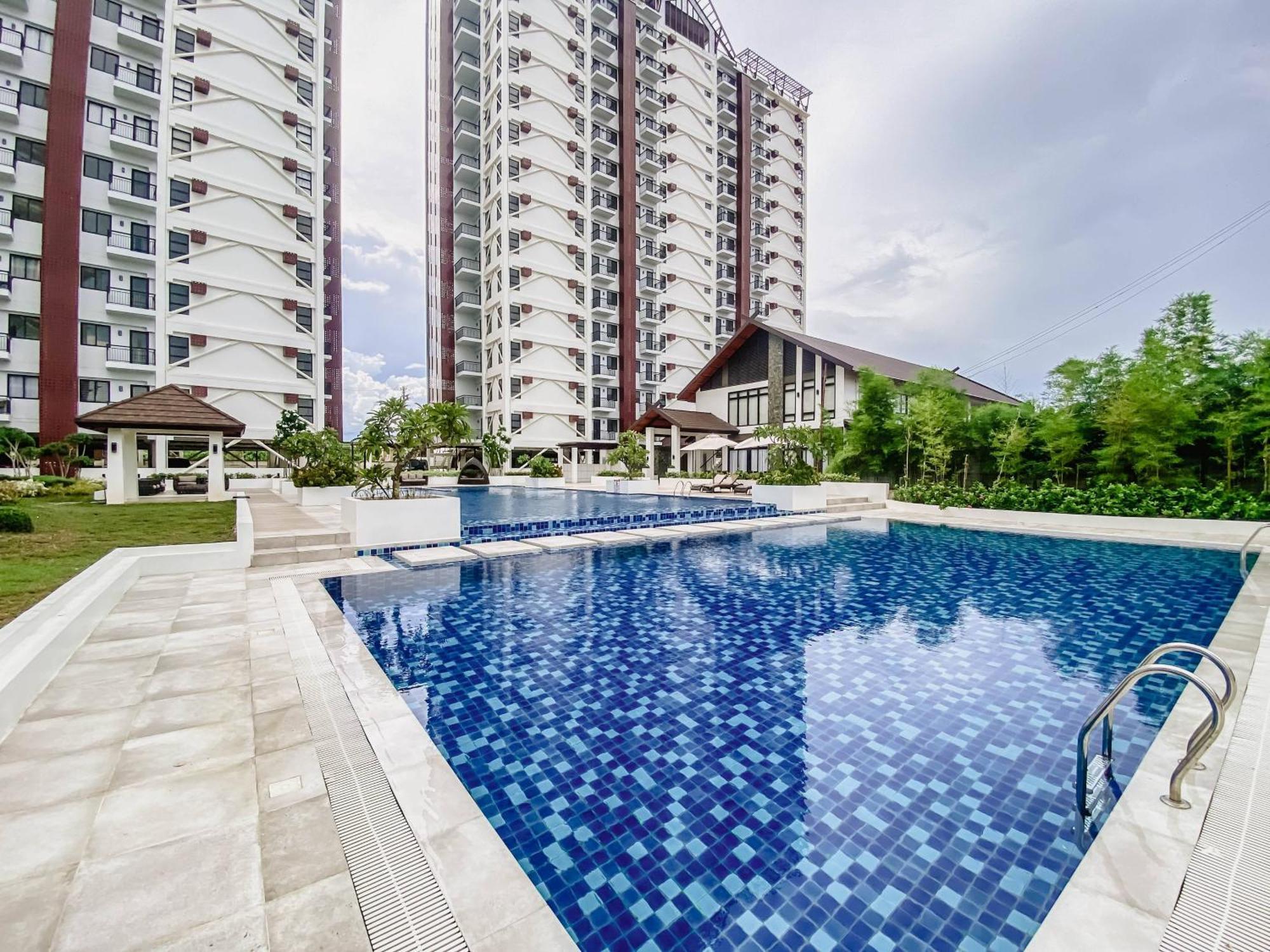 Chic With Pool Near Airport-2 To 7 Guest *