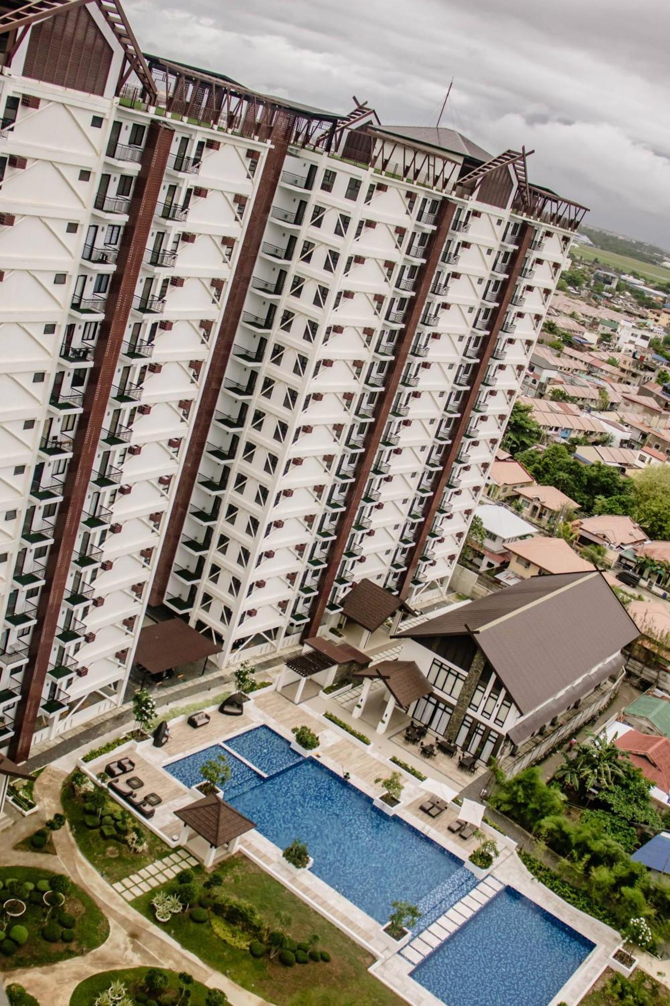Chic With Pool Near Airport-2 To 7 Guest * Sudtungan
