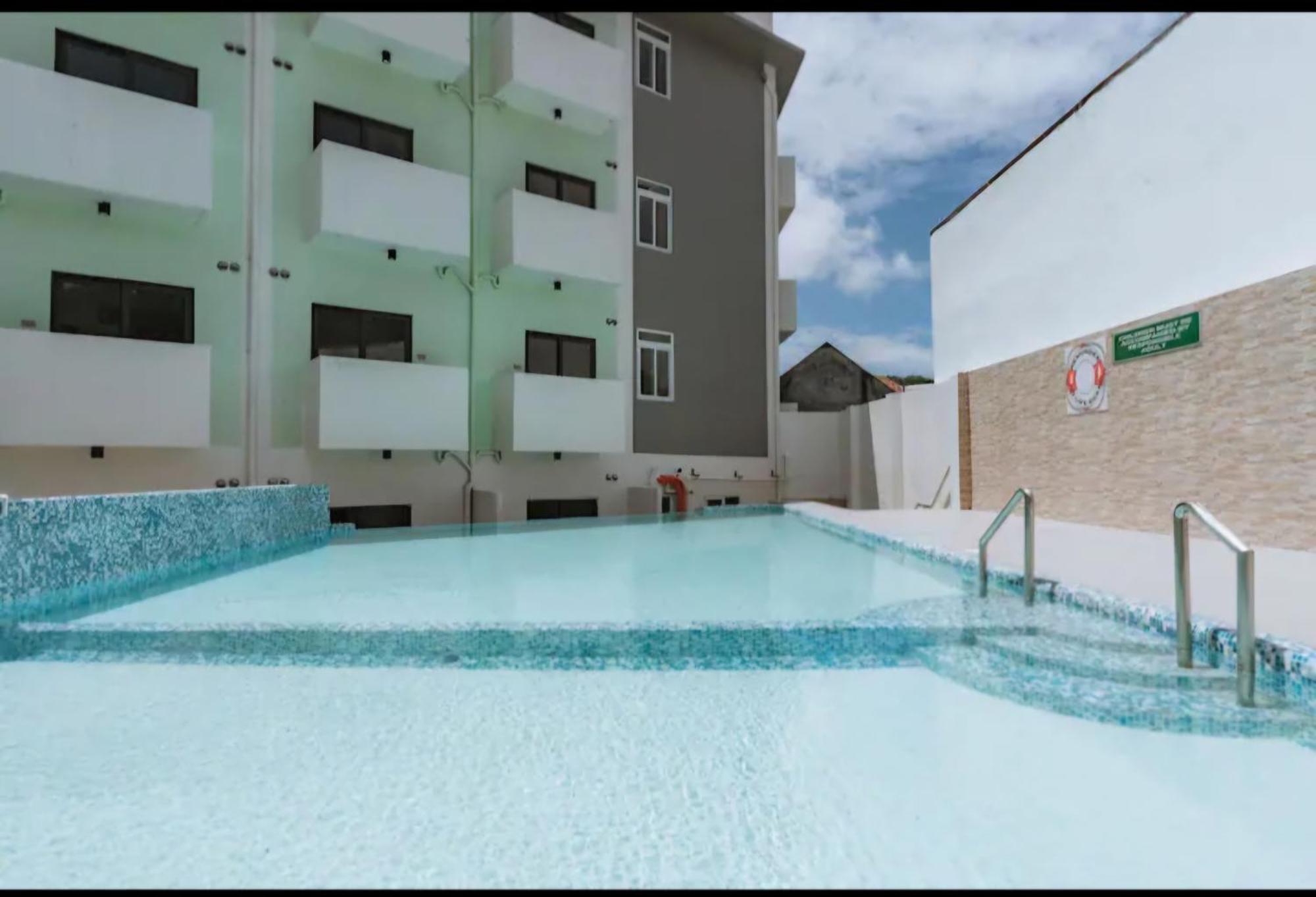 Hostel Thyme Residences Unit T302 Near Anjo World