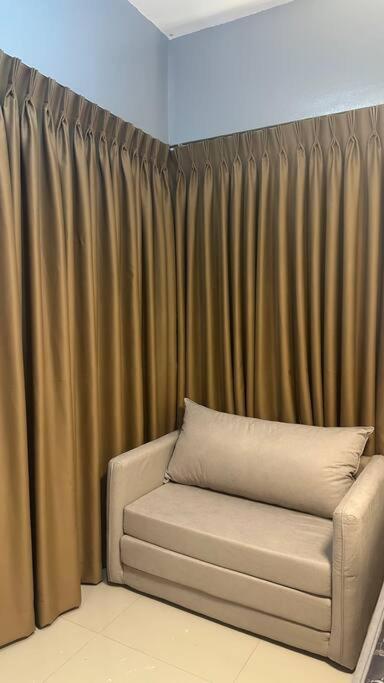 Apartment Cozy Corner In By Yhang *