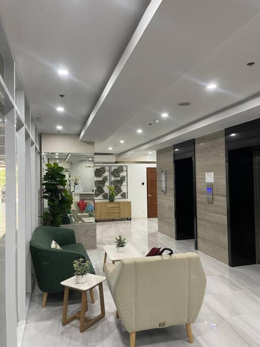 Cozy Corner In By Yhang Apartment Cebu