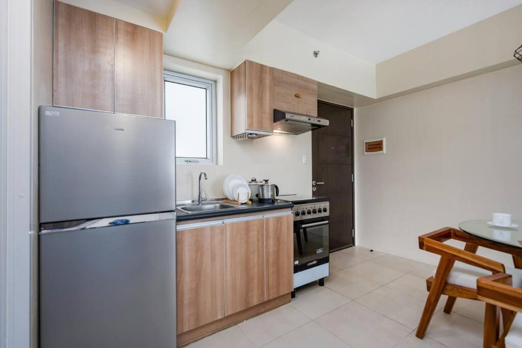 Furnished 1-bedroom In Avida Towers Riala, It Park With Fast Wifi, Netflix, Pool And Cebu