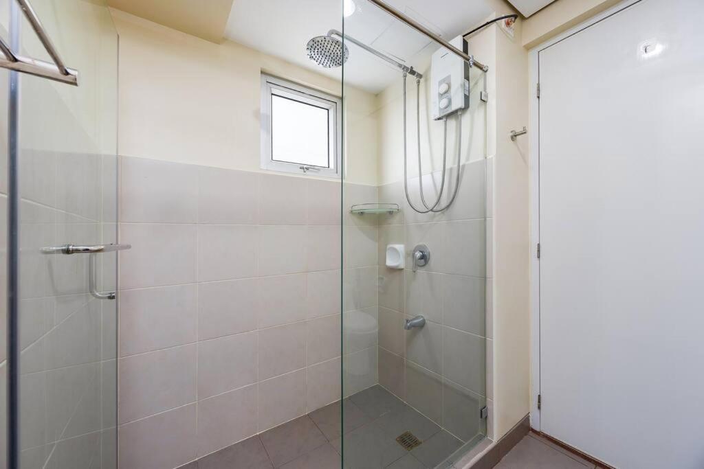 Apartment Furnished 1-bedroom In Avida Towers Riala, It Park With Fast Wifi, Netflix, Pool And *