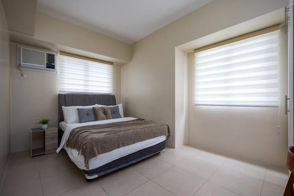 Furnished 1-bedroom In Avida Towers Riala, It Park With Fast Wifi, Netflix, Pool And *