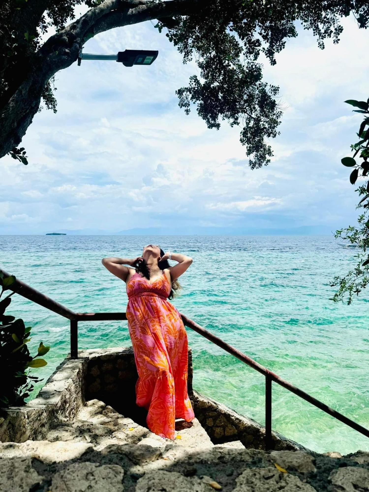 Pescador View - Beachfront & By The Ocean Hostels & Restaurant Moalboal * Moalboal