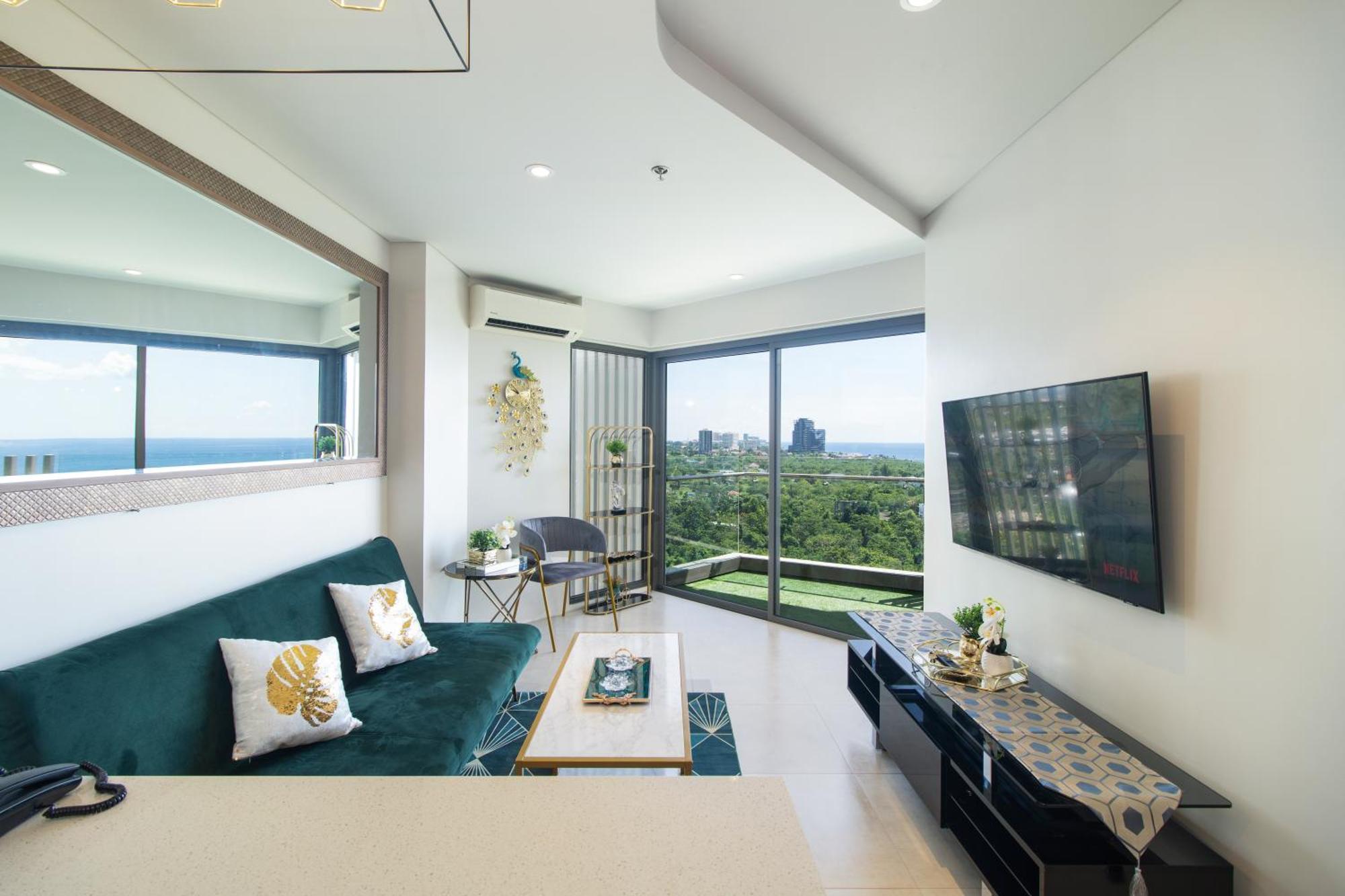 Seaside Luxury Living *