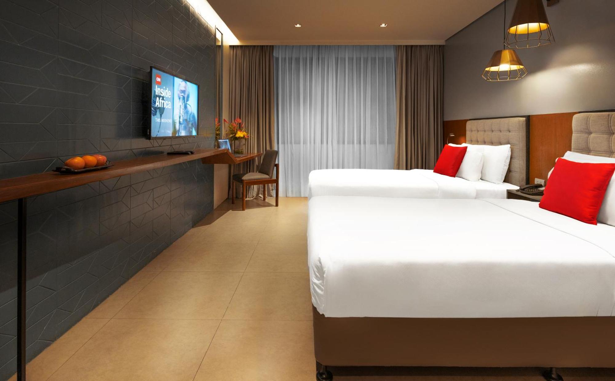 Summit Galleria Hotel 3*