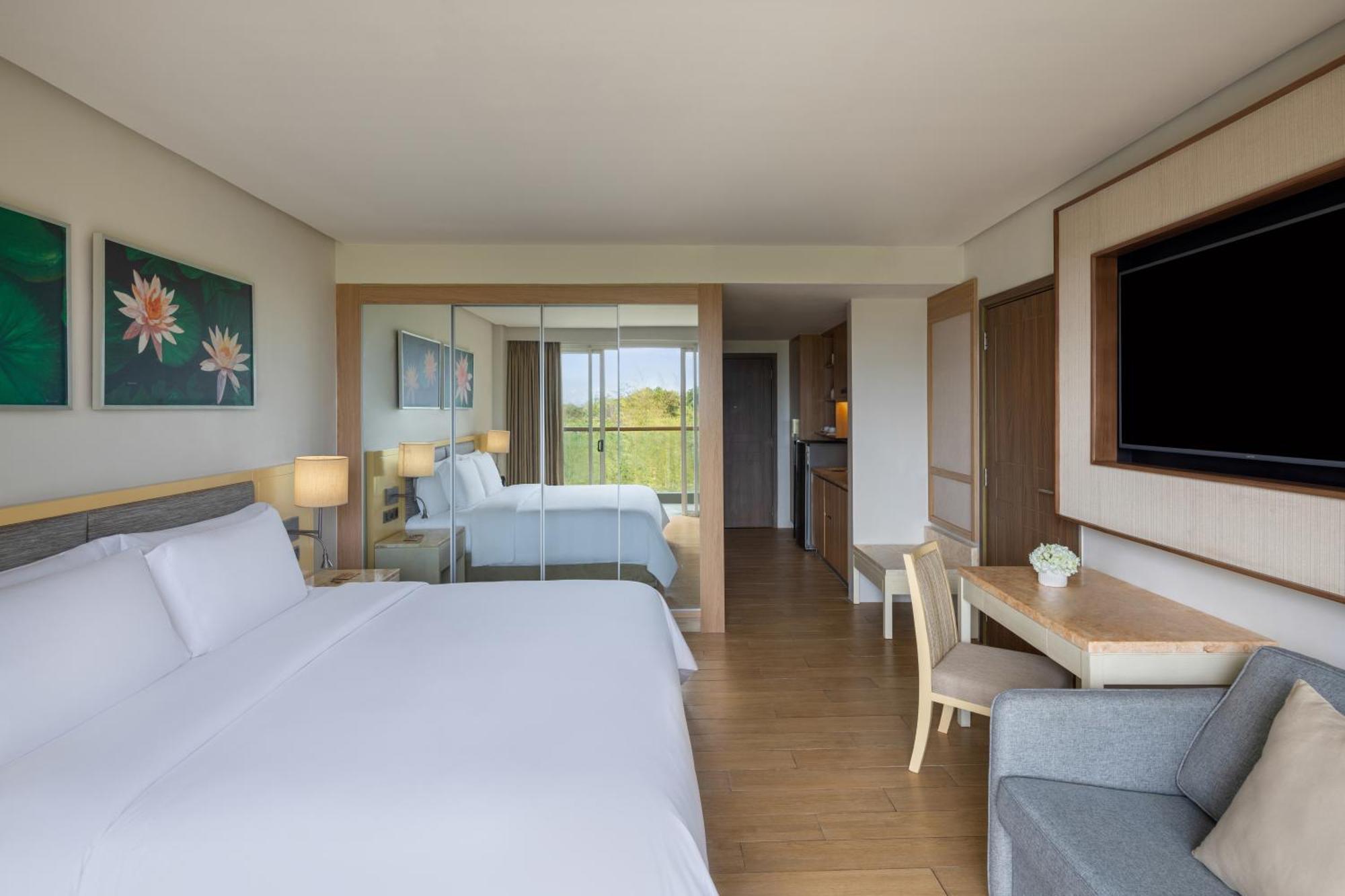 Dusit Thani Mactan Cebu Resort 5*