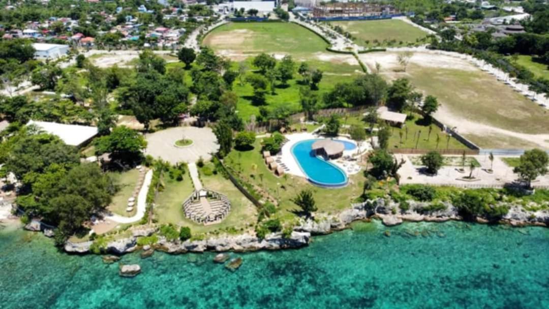 Mactan Newtow Enjoy Family Staycation