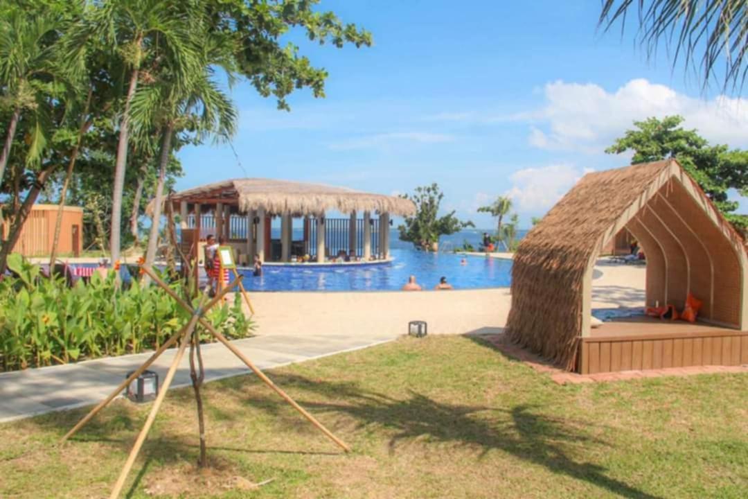 Mactan Newtow Enjoy Family Staycation Apartment