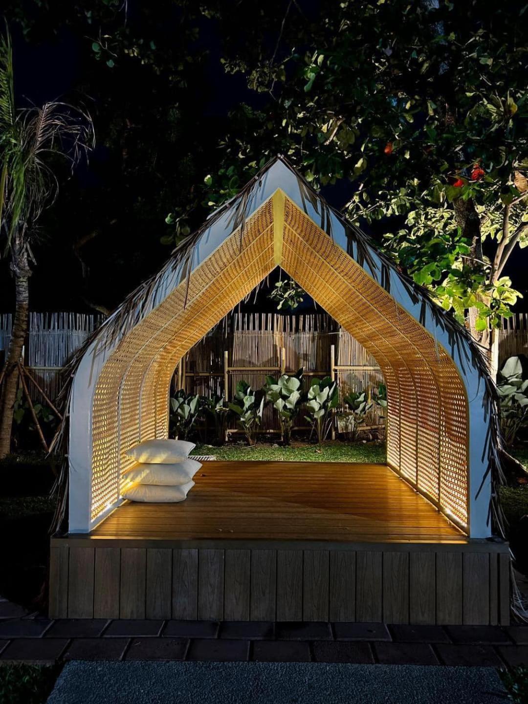 Mactan Newtow Enjoy Family Staycation *