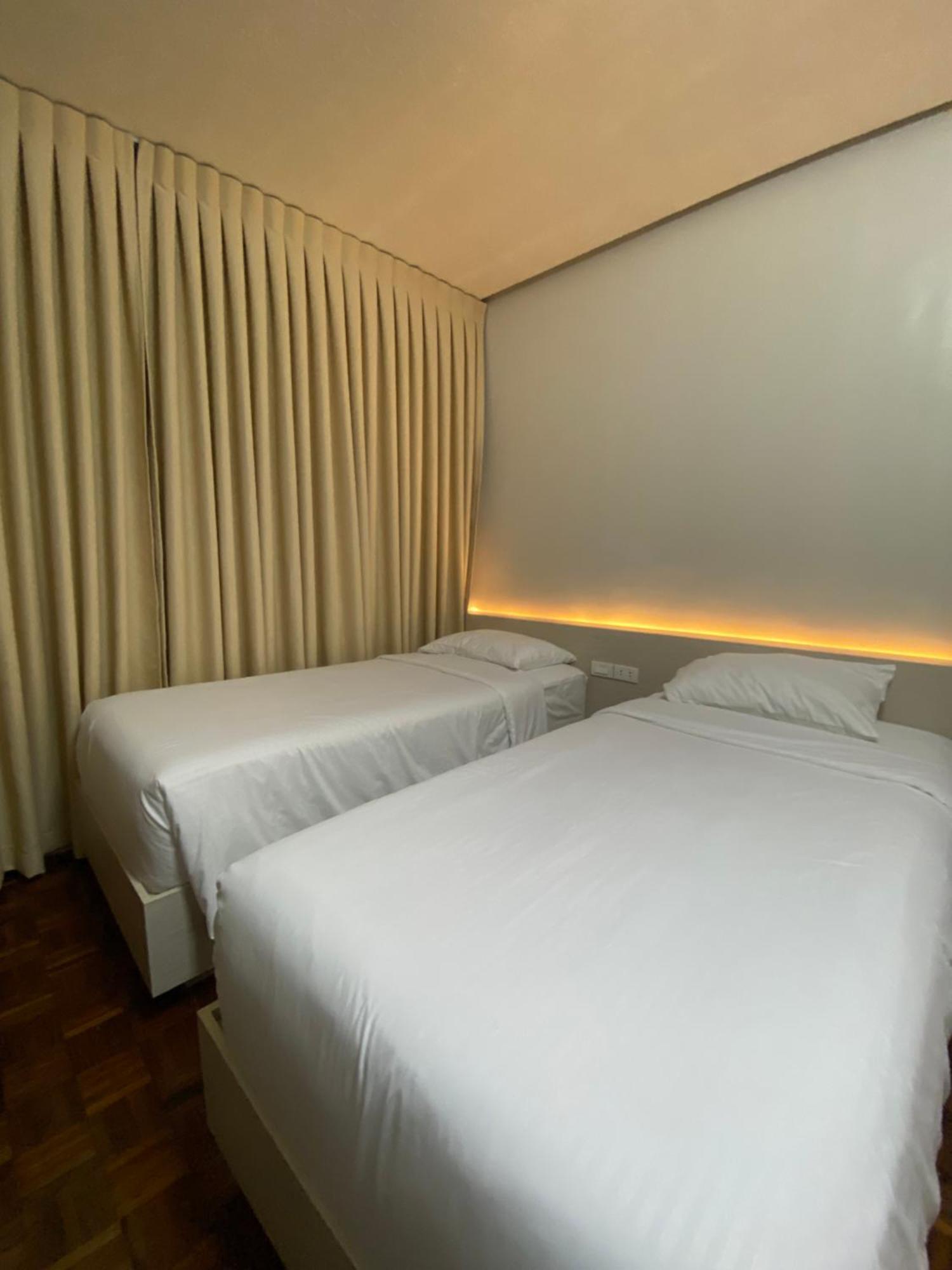 Bed & Breakfast Honey Inside Bee Cafe At Ayala Area