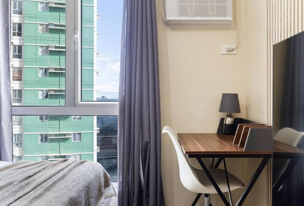 Furnished In Avida Towers Riala, It Park With Fast Wifi, Netflix, Pool And Apartment