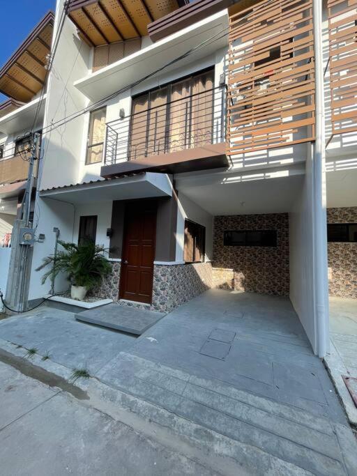 Apartment Urban Escape By Collab At Sta Monica Estate-tisa Cebu