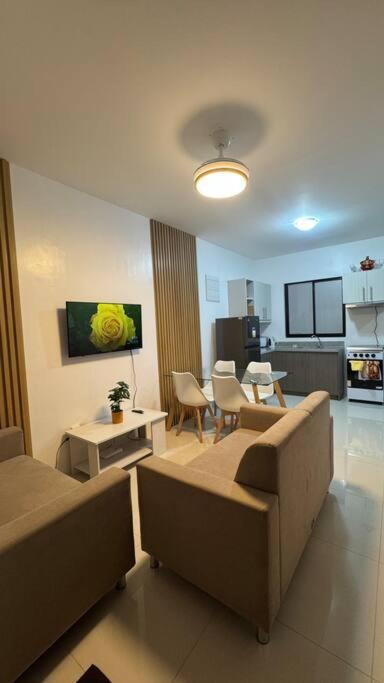 Urban Escape By Collab At Sta Monica Estate-tisa Apartment