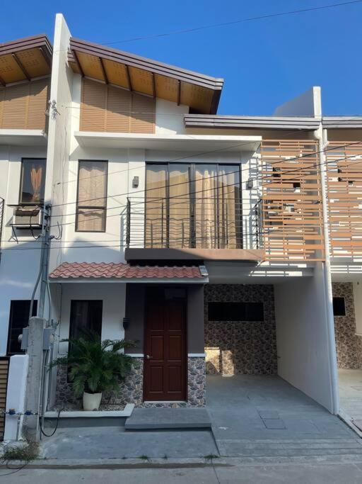 Apartment Urban Escape By Collab At Sta Monica Estate-tisa *