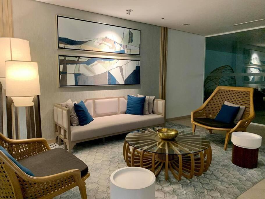 Apartment Solinea Tower 3, Lazuli 2709a