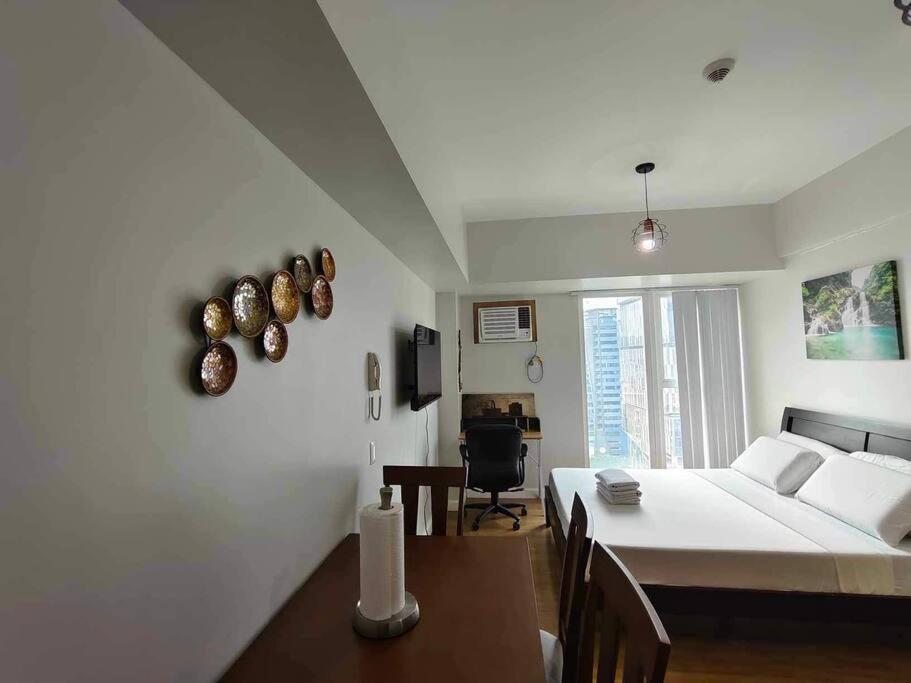 Solinea Tower 3, Lazuli 2506a Apartment