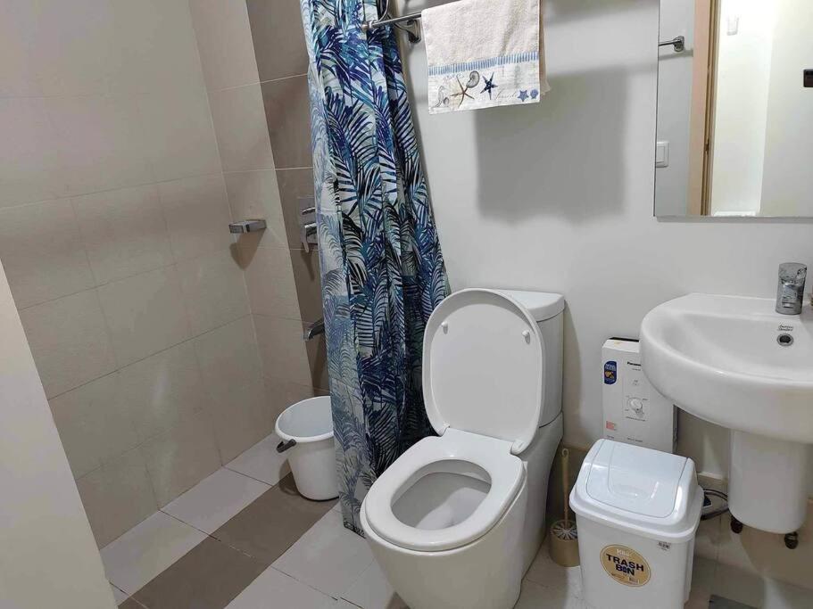 Solinea Tower 3, Lazuli 2506a Apartment *