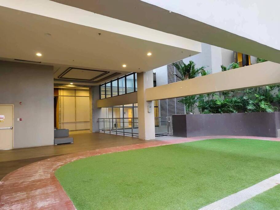 Baseline Premier 1-bedroom 17th