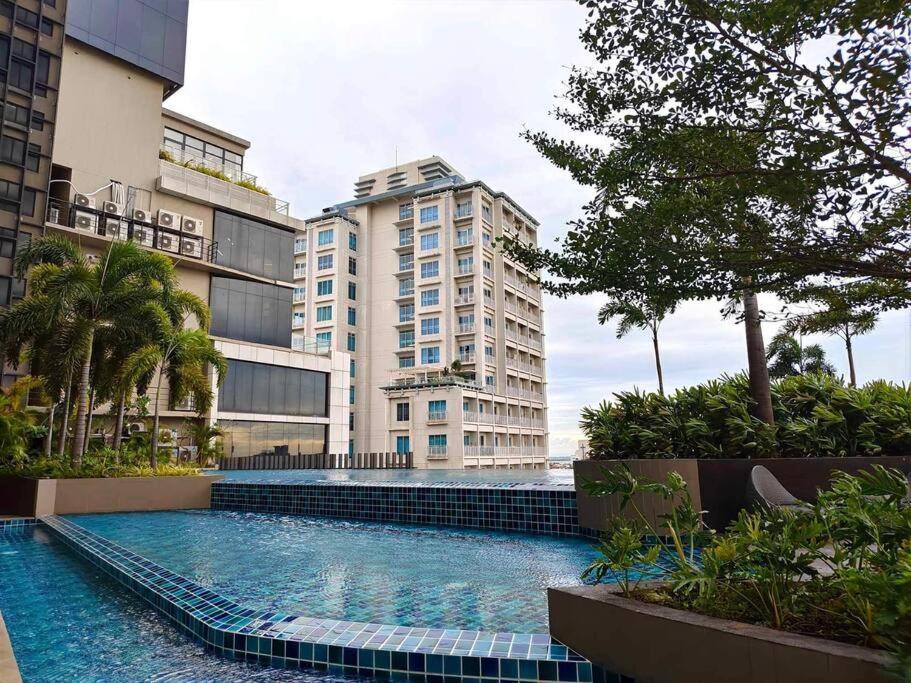 Baseline Premier 1-bedroom 17th