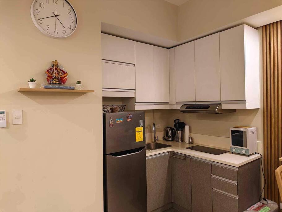 Baseline Premier 1-bedroom 17th Apartment *