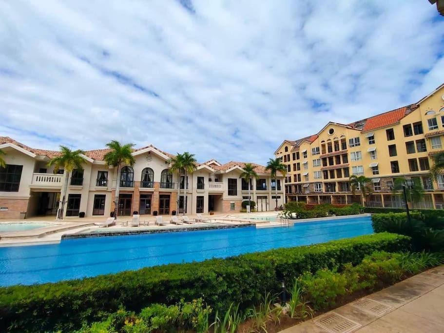 Amalfi De Mare T2 Unit 104 2br Internet Netflix Cebu