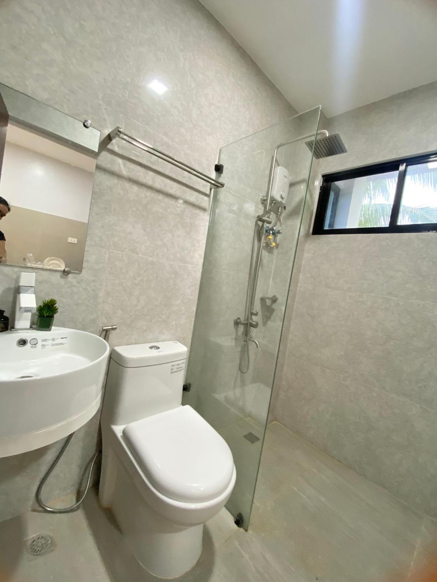 Christela House Guest house *