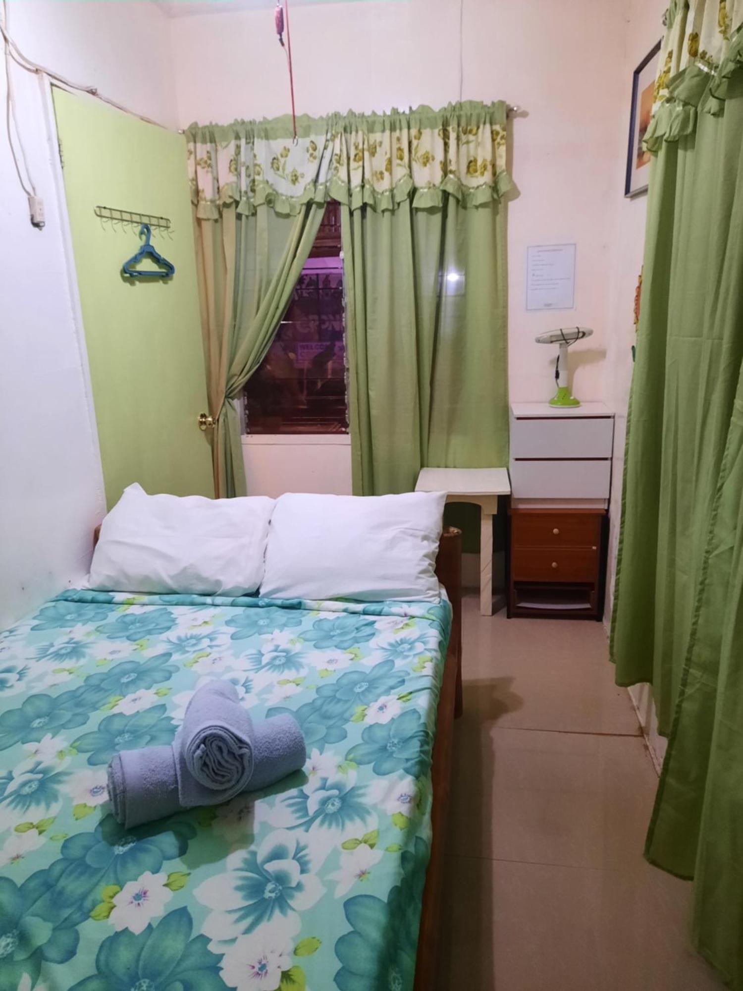 Bed & Breakfast Cronin Residences