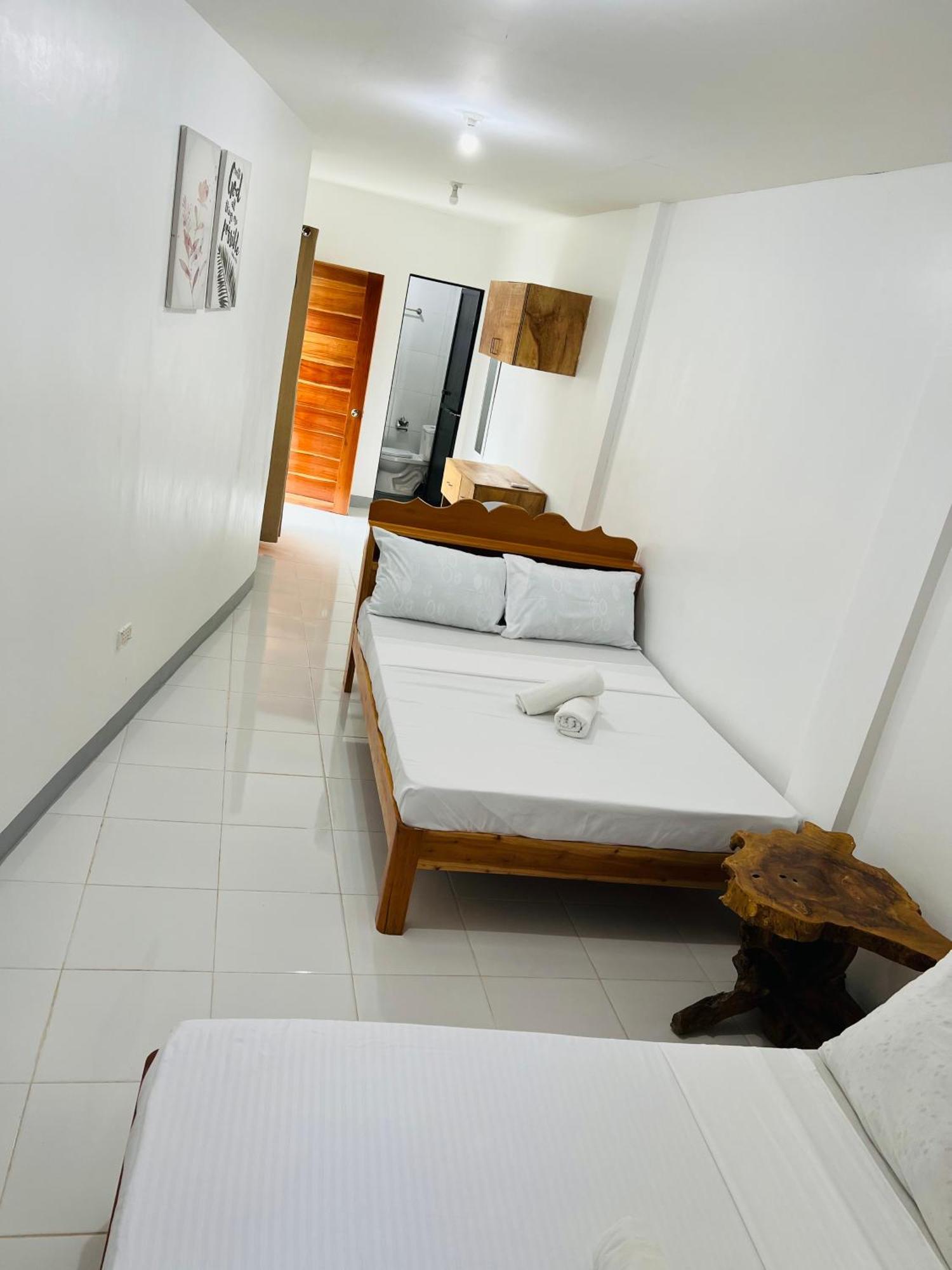 Gjes And Guest house Moalboal