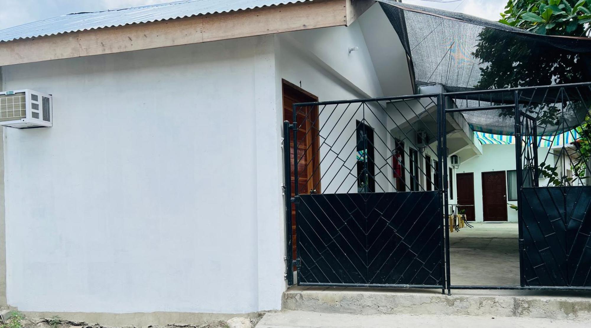 Guest house Gjes And Moalboal