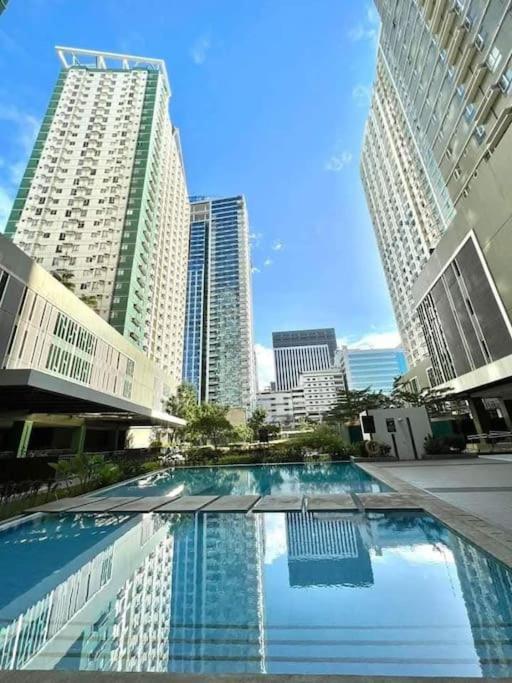 2 Bedroom Unit, Avida Tower Riala By Villahermia Apartment Cebu