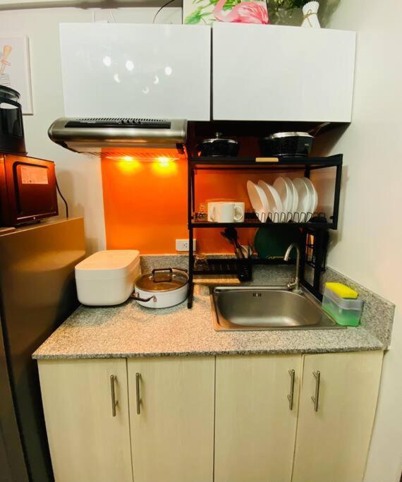Nearest In Airport, Malls &school Apartment *