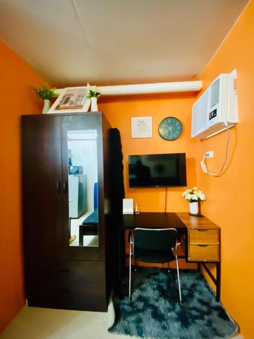 Nearest In Airport, Malls &school Apartment