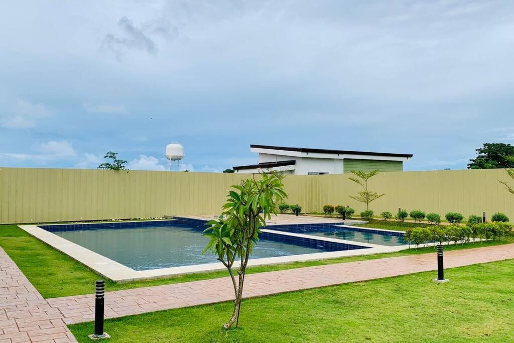 Apartment Nearest In Airport, Malls &school *