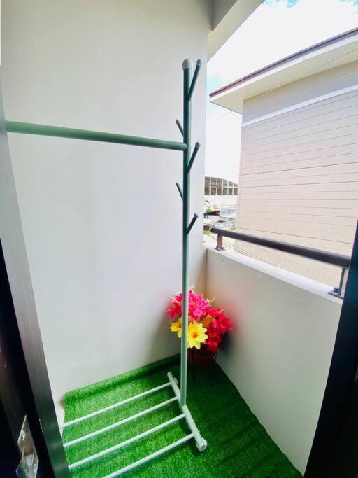 Apartment Nearest In Airport, Malls &school