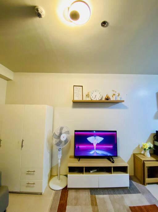 Plumera Mactan Near Airport, Malls & Schools Apartment *