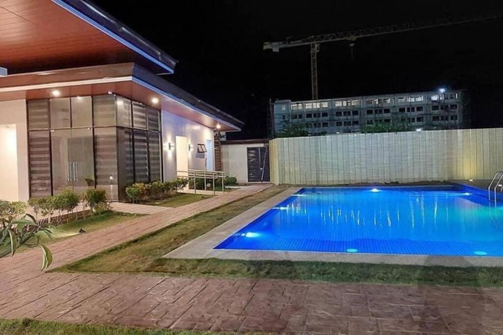 Plumera Mactan Near Airport, Malls & Schools Apartment