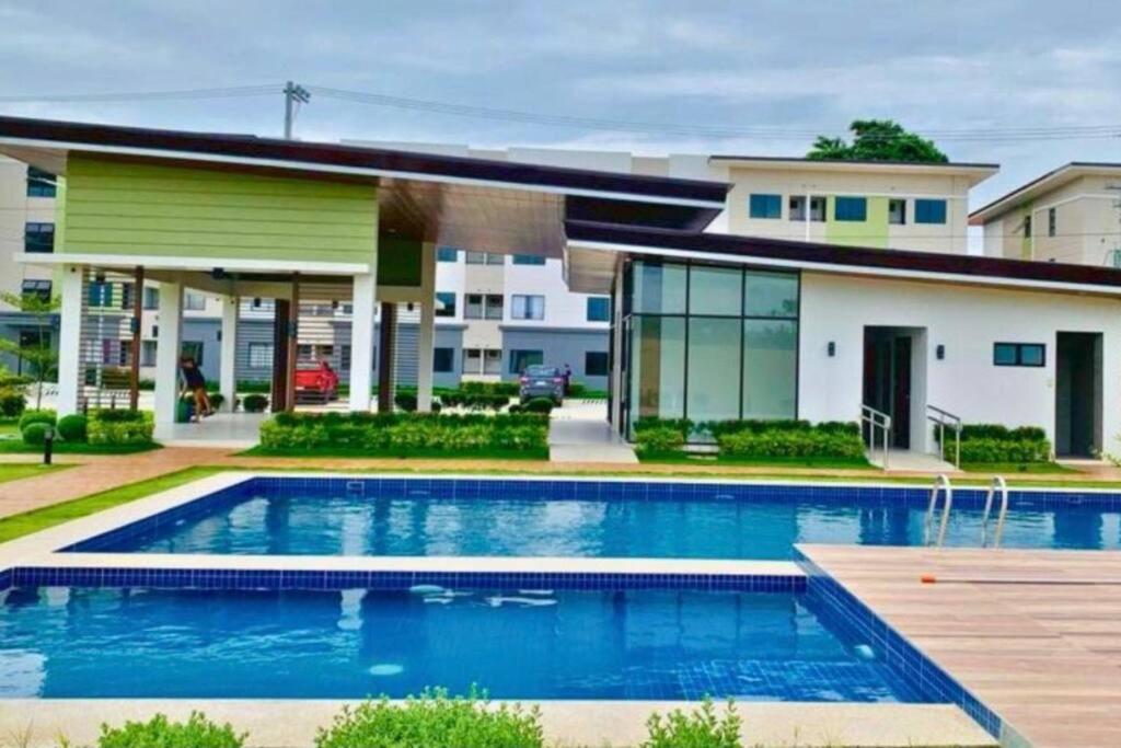 Apartment Plumera Mactan Near Airport, Malls & Schools *