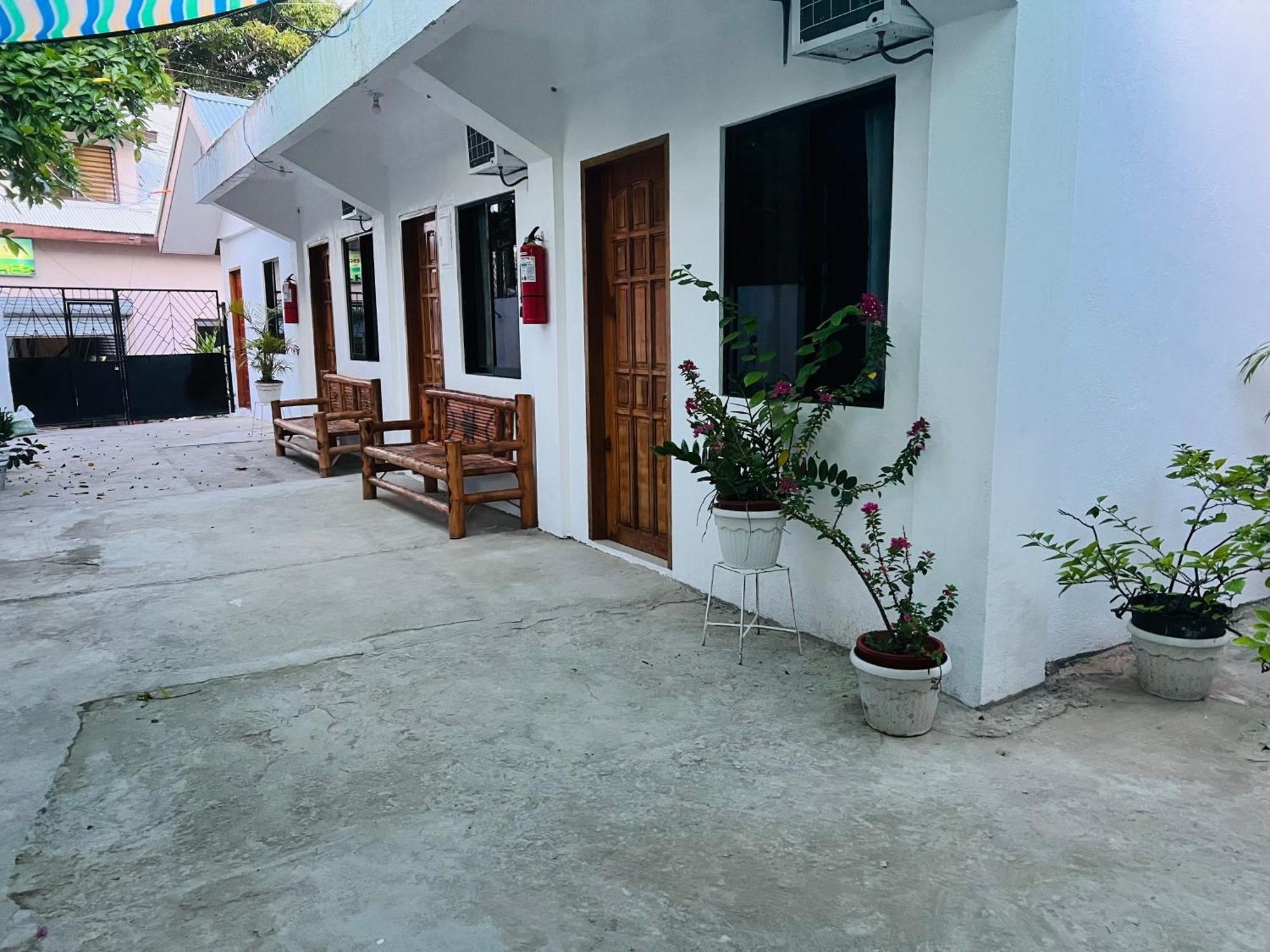 Gjes And Guest house