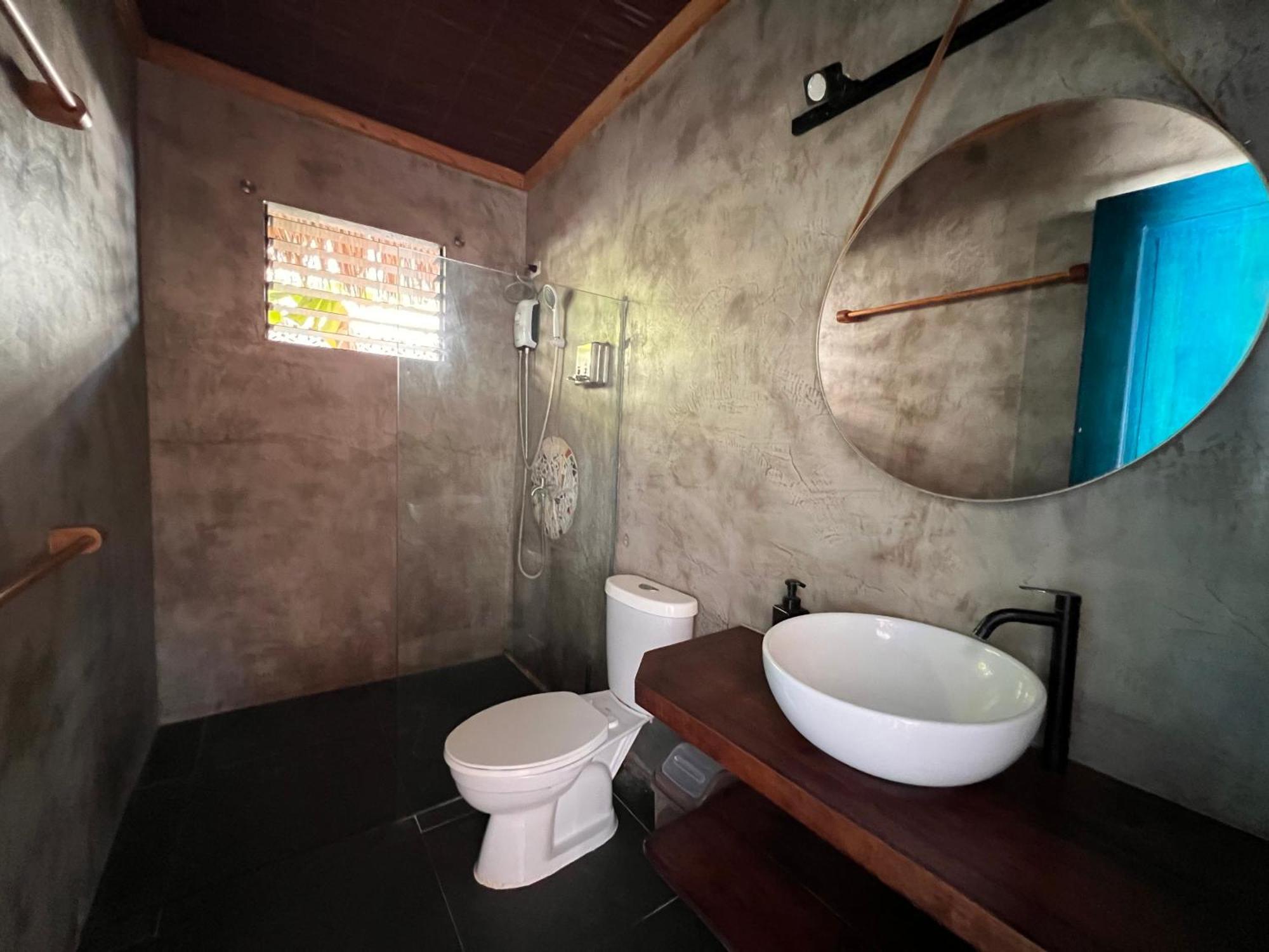 Bahay bakasyunan The Shack Private House *